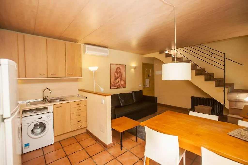 Gardens Of Roman Wall Host Onyarapartments Girona Apartment