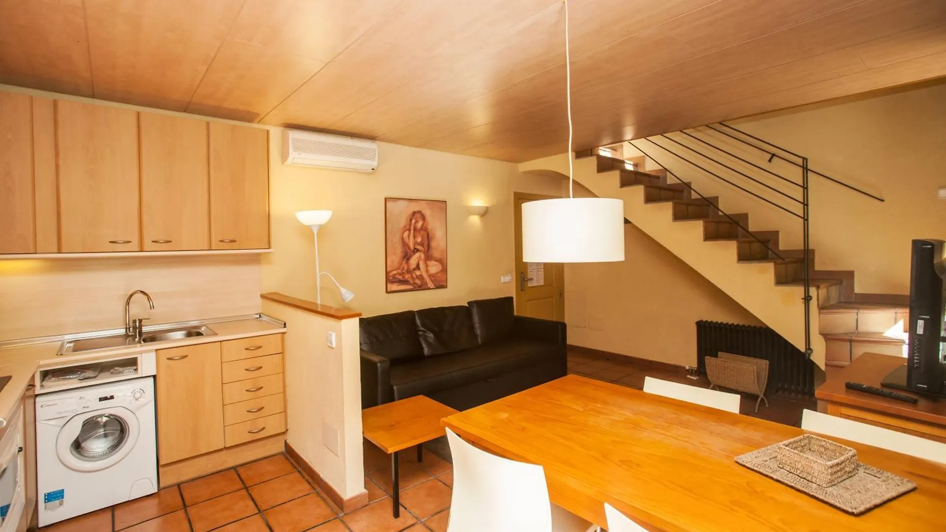 Gardens Of Roman Wall Host Onyarapartments Girona Apartment