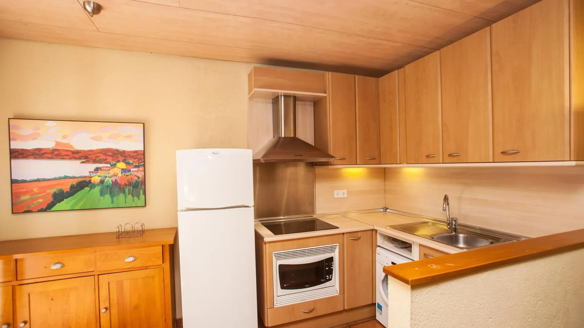 Gardens Of Roman Wall Host Onyarapartments Girona