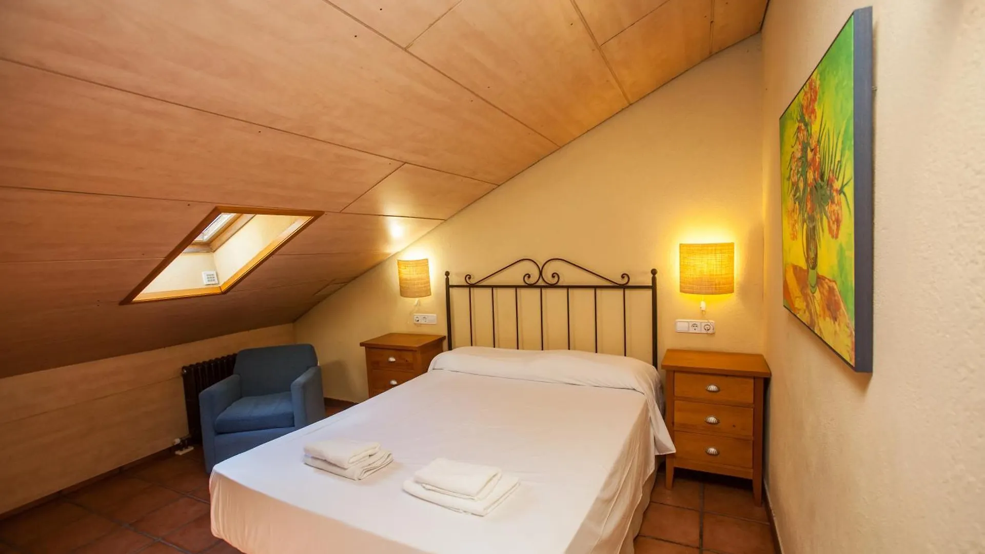 Gardens Of Roman Wall Host Onyarapartments Girona
