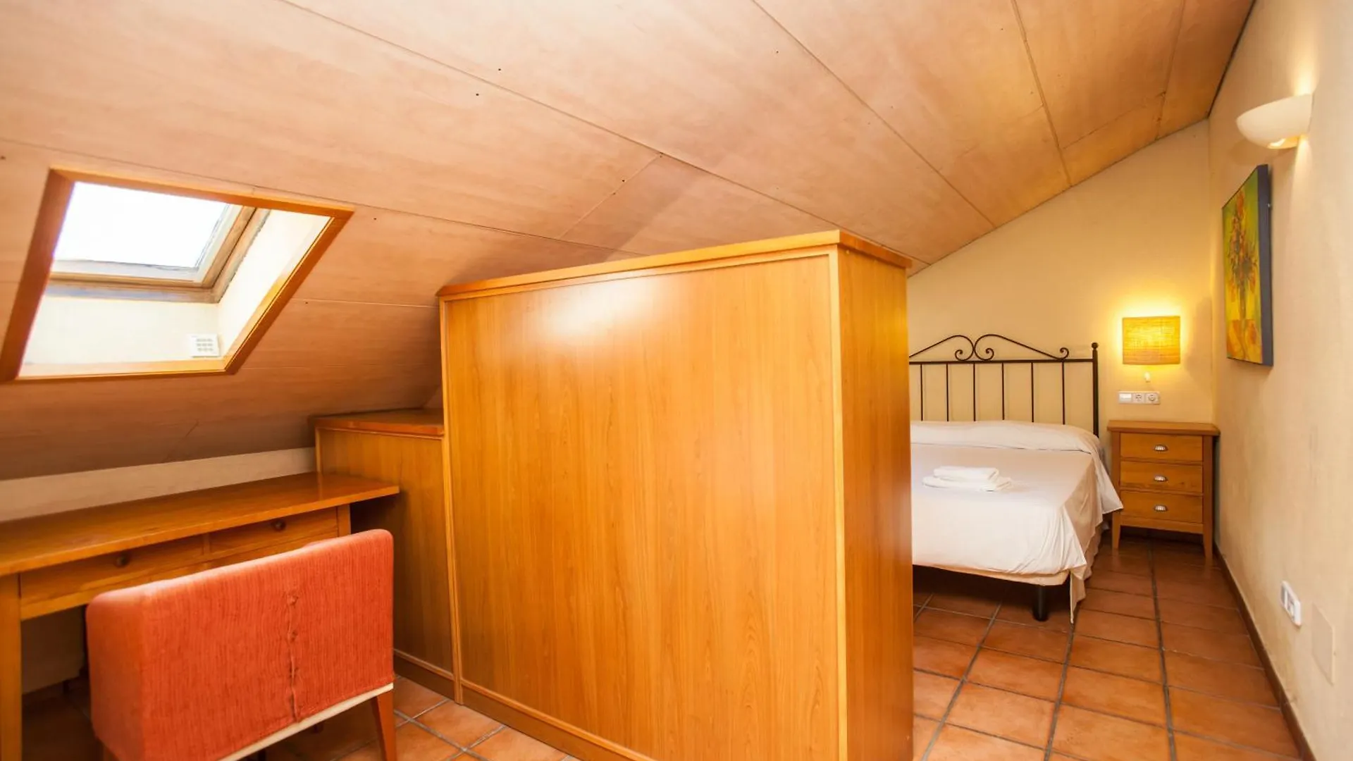 Apartment Gardens Of Roman Wall Host Onyarapartments Girona