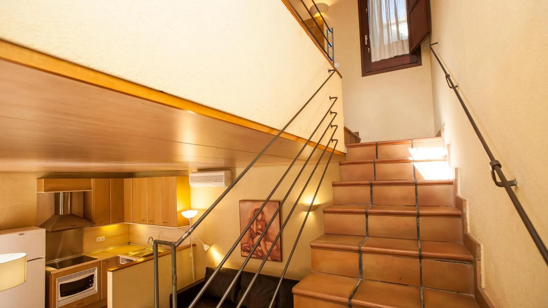 Gardens Of Roman Wall Host Onyarapartments Girona